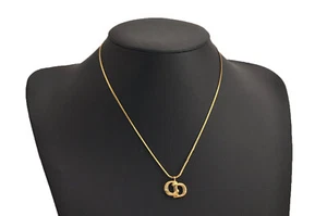 Authentic Christian Dior Gold Tone Chain Pendant Necklace CD 7108M - Imagen 1 de 10