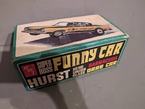 AMT 6776-150 1/25 ORIGINAL ISSUE HURST HEMI UNDER GLASS BARRACUDA SCALE MODEL - Picture 1 of 24