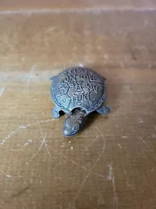 Cinta de medida pequeña de tortuga de colección tira de mi cabeza pero no de mi pierna - Imagen 1 de 9