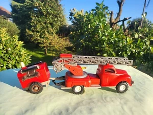 Tin toy 1956 GAMA-W. Germany friction FIRE DEPT. LADDER TRUCK WITH TRAILER good. - Imagen 1 de 24