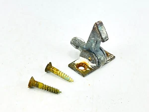 Vintage Antique Brass Window Cabinet Door Lock Latch Catch Hardware Reclaim L1 - Picture 1 of 6