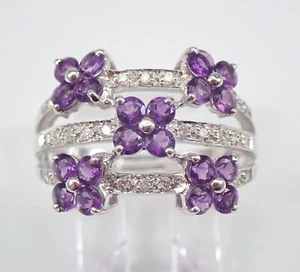 Anillo de aniversario de oro blanco de 14 quilates con diamantes amatista de varias filas de flores talla 7 - Imagen 1 de 7