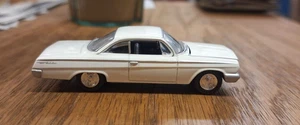 Johnny Lightning 1962 Chevrolet Bel Air Bubbletop - Picture 1 of 10