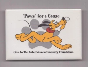 Botón Pinback Disney - Plutón - Patas para un Couse - Fundación de la Industria del Entretenimiento - Imagen 1 de 2