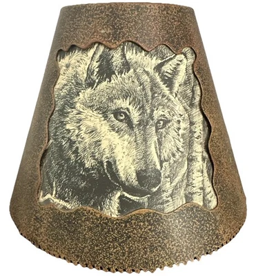 Pantalla de corte de lobo madera dibujada tinta marrón metal y plástico cabaña rústica vintage Foto 1 de 4