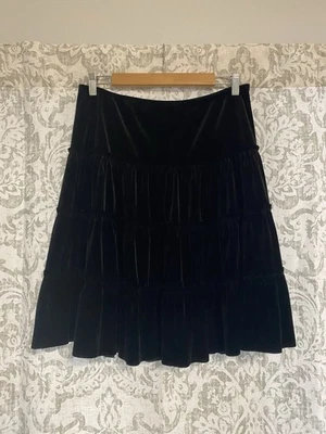 Falda Gótica Bcbg Maxazria Terciopelo Aplastado en Niveles Festival de Vacaciones Negra M Foto 1 de 4