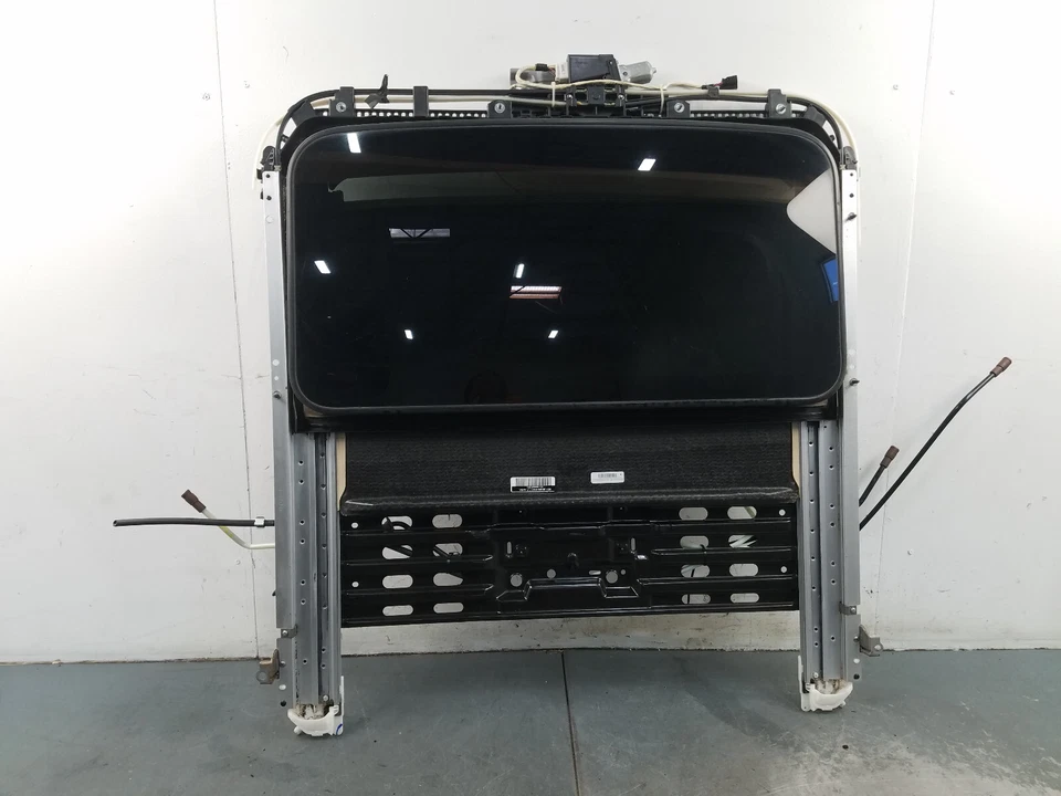 2008 凯迪拉克凯雷德 ESV 天窗总成 #1071 A12 — 第 1/4 张图片