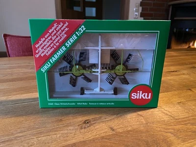 Siku Farmer 1:32 Claas Ranghinatore Vortice 2560 Verde Trattore, Trattore - Immagine 1 di 4