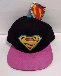 Superman Mütze pink DC Comics verstellbar Druckknopflasche bestickt FX Lederkappe neu mit Etikett - Bild 1 von 7