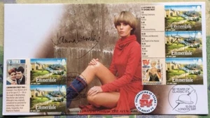 Avengers Purdy & Ad Fab Actress, JOANNA LUMLEY Signed 15.9.2005 Classic ITV FDC - Picture 1 of 10