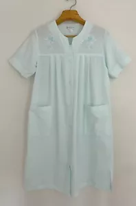 Vintage MISS ELAINE Seersucker Robe Sz S Green Short Sleeve Snap Button Pockets - Picture 1 of 7