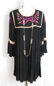 VESTIDO NEGRO BORDADO M floral campesino hippie boho cerradura espalda manga llamarada - Imagen 1 de 5