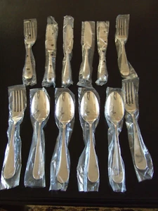 NEW 12 Pcs Knives Soup Spoons Forks Windermere Gourmet Settings Glossy Stainless - Picture 1 of 7