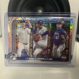 2025 Topps Series 1 AL WINS LEADERS SKUBAL BERRIOS LUGO #151 SAND GLITTER - Picture 1 of 2