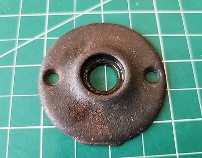 Antiguo pomo de puerta de hierro fundido roseta placa de escudo - mjkESC Foto 1 de 4