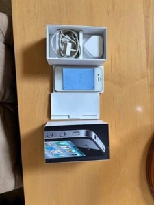 Apple iPhone 4 - 16GB - White (Unlocked) A1332 (GSM) - Zdjęcie 1 z 2