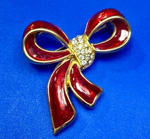 Red Ribbon Rhinestone Enameled Christmas Vintage Gold Tone Brooch Pin by Monet - Picture 1 of 12
