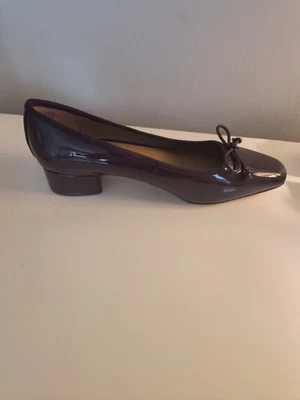 NEW Talbots Vanessa Burgundy Patent Leather Bow Block Heel 6M FREE SHIPPING - Image 1 of 4