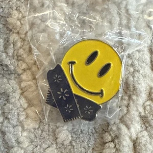 Rare Walmart Lapel Pin Smiley Face Scarf Wal-mart Pinback - Picture 1 of 3