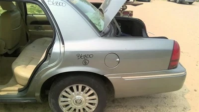 Panel cuarto izquierdo conductor 114,7" Wb se adapta 03-11 CROWN VICTORIA 364389 Foto 1 de 4