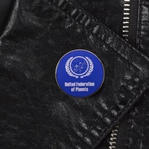 STAR TREK..."UNITED FEDERATION OF PLANETS" LOGO (UFP) LAPEL PIN...STUNNING!!! - Picture 1 of 7