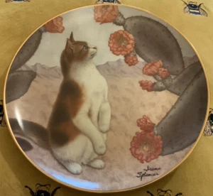 Plato Danbury Como Nuevo Coleccionistas Gatos y Flores Pata Imitada Irene Spencer - Imagen 1 de 6