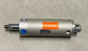 Nuovo SMC NCDGCN50-0300 cilindro, aria, NCG CILINDRO CORPO TONDO. - Foto 1 di 12