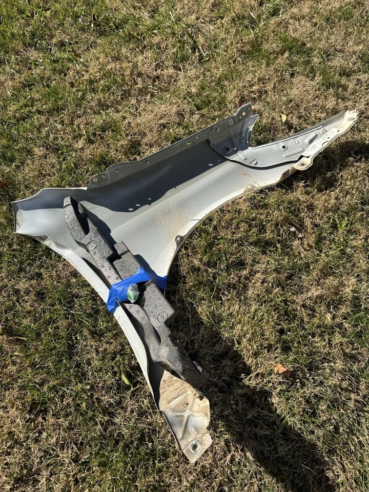 Guardabarros delantero del lado del conductor para Toyota Solara 2004 pasajero Foto 1 de 2