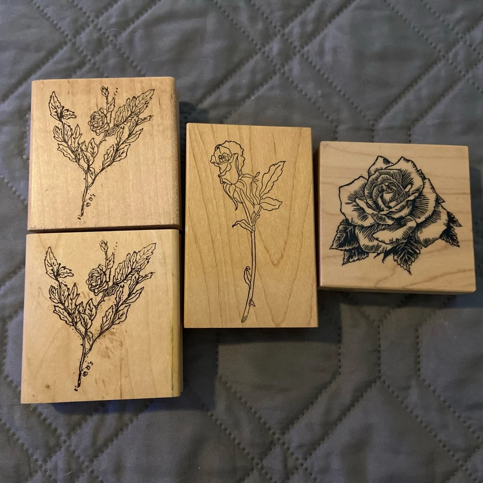4 estampillas de goma montadas en madera con temática de rosa vintage Foto 1 de 4