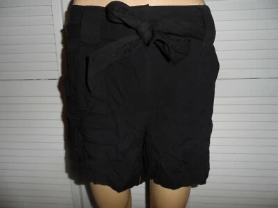 VENDA Ótimo Apt. Bermuda feminina com cinto de rayon preta tamanho 9 12 nova com etiquetas - Imagem 1 de 4