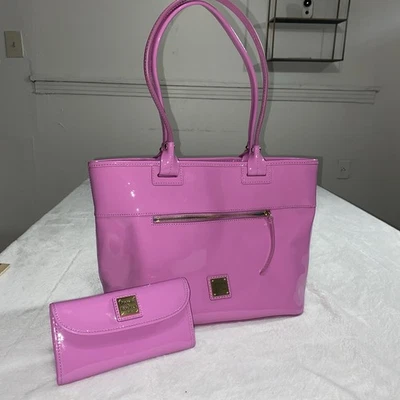 Orchid Lavender Dooney & Bourke Large Tote With Matching Wallet Patent Leather - Image 1 of 4