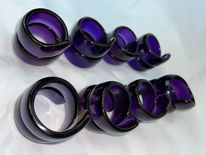 Vintage MCM Purple Lucite Plastic Spiral Swirl Twist Napkin Rings Set 8 HongKong - Picture 1 of 8