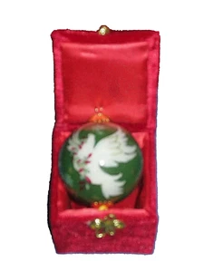 NIB Pier 1 "Li Bien" 2013 White Dove Hand Painted Ornament - Picture 1 of 3