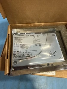 SSDSC2BB016T701 Intel DC S3520 1.6TB SATA 2.5in SSD for servers - Picture 1 of 1
