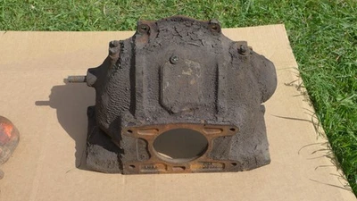 Carcasa de campana/carcasa de embrague para camioneta Chevy 1955-1956, GM 3702831, muy buena Foto 1 de 4