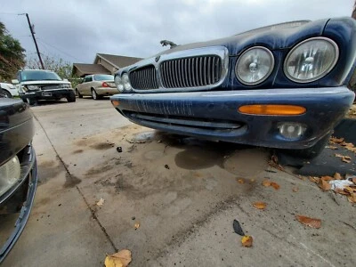 Jaguar XJ8 XJR 1998 1999 2000 2001 2002 2003 VANDEN PLAS PARRILLA INFERIOR AZUL JHE Foto 1 de 2