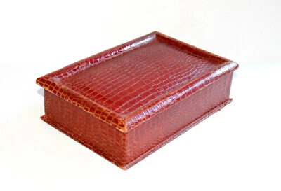 JOLI ANCIEN COFFRET BOITE EN CUIR MARTELÉ / REPOUSSÉ DESIGN ECAILLES 20x13x5,5cm - Photo 1/4