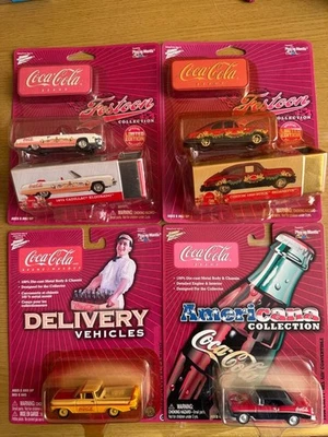 Johnny Lightning Coca-Cola Mini Car Set di 4 - Immagine 1 di 4