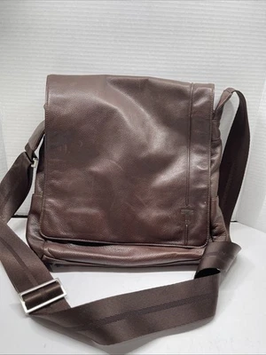 Bolso Mensajero Vertical TUMI ECHO Cuero Marrón Foto 1 de 4