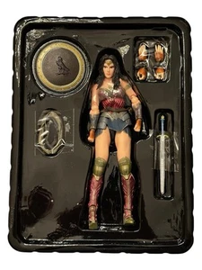 DC Comics Play Arts Kai No.4 Wonder Woman, Batman Vs Superman New Open Box NOB - Picture 1 of 16