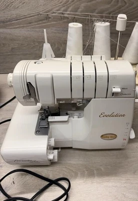 BABY LOCK EVOLUTION HILO SERGER MODELO BLE8W-2 - Necesita Spa - Leer Descripción Foto 1 de 4