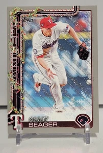 2025 Topps Holiday Corey Seager #H125 Silver Glitter Parallel - Picture 1 of 2
