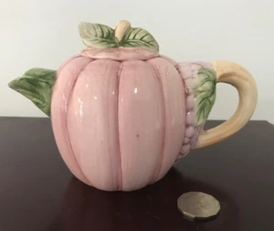 PRETTY PUMPKIN TEAPOT VERY UNIQUE PERFECT CONDITION *COLLECTABLE - Picture 1 of 9