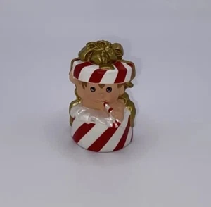 "Hallmark Merry Miniatures 1999 Mini Hattie Boxx cerámica ideal para pantallas de 1" - Imagen 1 de 8