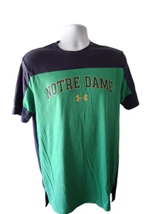 Camisa Notre Dame M Under Armour Verde Azul Marino Y2K Streetwear Athleisure HeatGear - Imagen 1 de 5