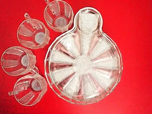 VINTAGE 1950's - 1960's Set of Dewdrop Television Snack Set of 4 Mugs & Plates! - Imagen 1 de 4