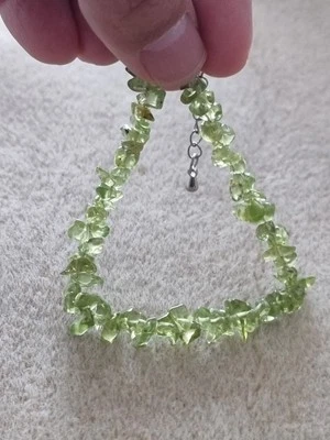 Pulsera de virutas de peridoto de 6" con cadena extensora Foto 1 de 4