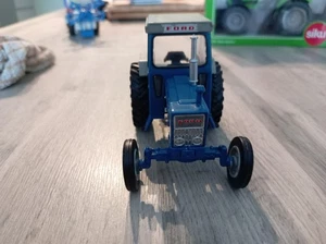 Britain's Ertl Ford 5000 - Picture 1 of 4