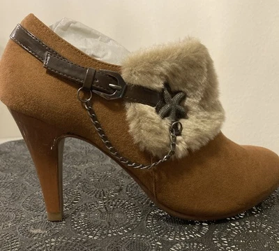 🧡Faux Suede & Fur Camel Brown Booties Heels Sz 8 - Image 1 of 4