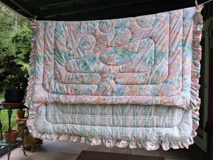 WAVERLY/ Fieldcrest Watercolor Pastel Ruffled Reversible Cottage COMFORTER EUC - Picture 1 of 17